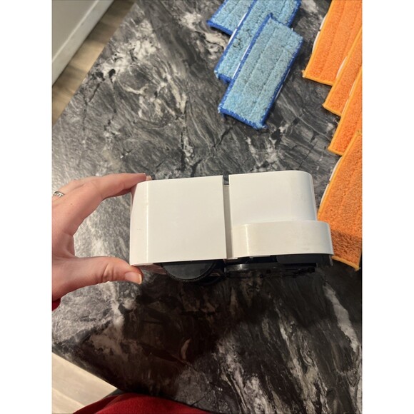 iRobot Braava Jet 240 Robot Mop, Battery, Charger, & Mop Pads - Parts Or Repair - Picture 4 of 7